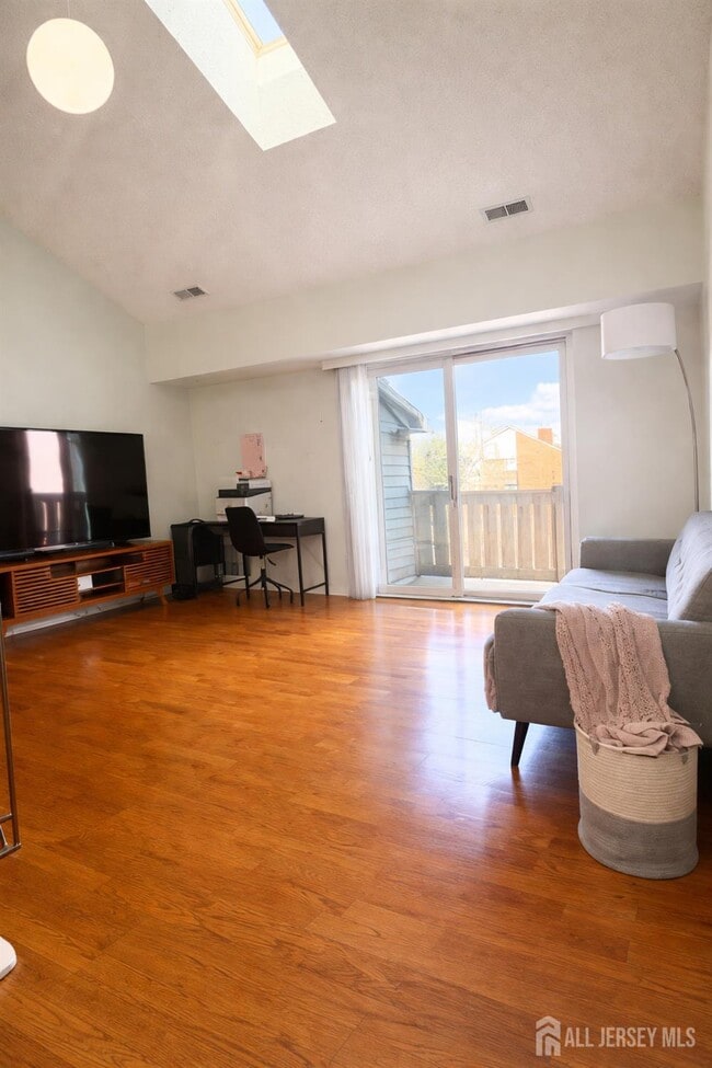 Building Photo - 4910 Ravens Crest Dr