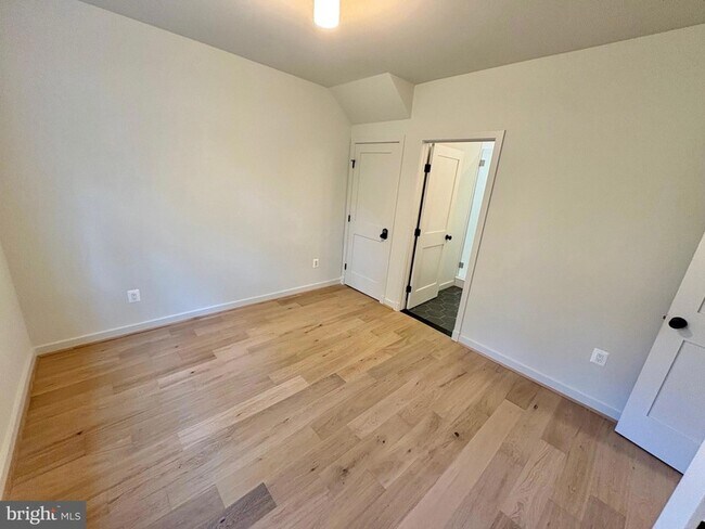 Building Photo - 635 Upland Pl