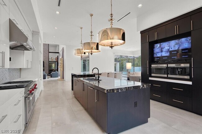 Building Photo - 20 Pebble Hills Ct
