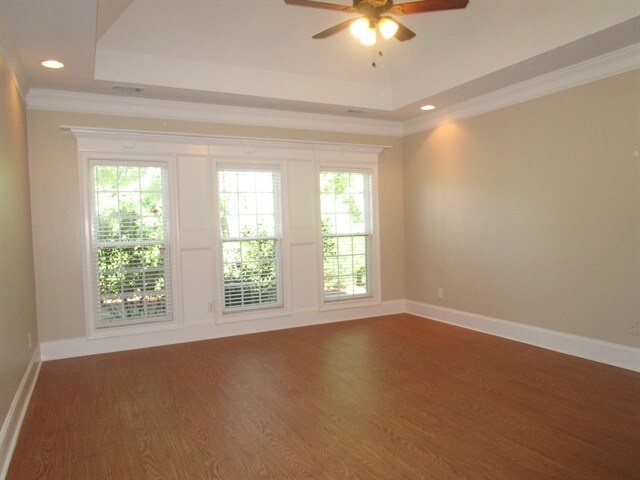 Building Photo - 140 Cambridge Woods Dr