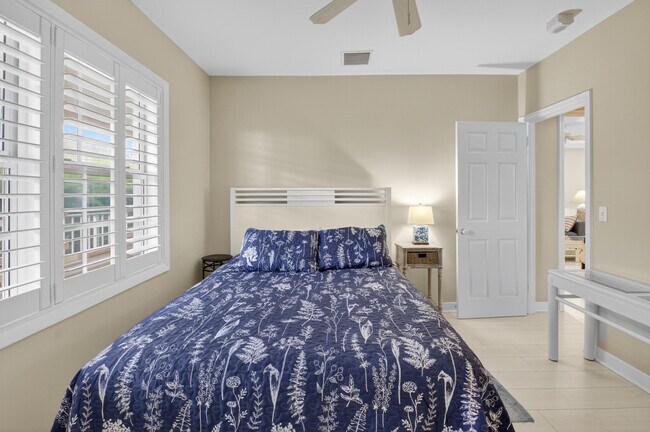 Building Photo - 817 N Ocean Blvd