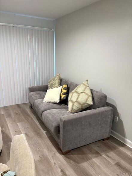 Building Photo - 2055 Lakeridge Cir