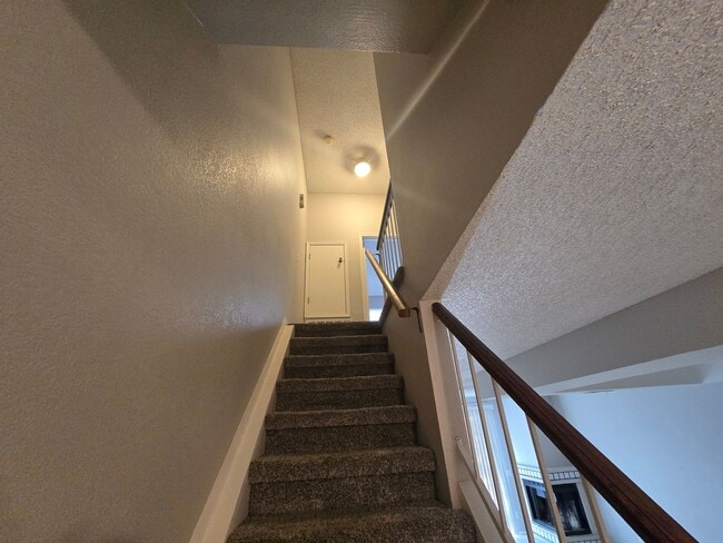 Building Photo - 2 Bedroom/2.5 Bathroom Townhome in Chandler