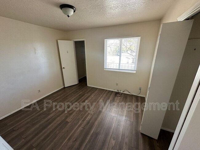 Building Photo - 308 Virginia St NE
