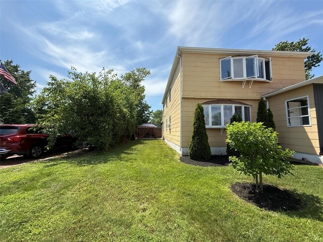 Building Photo - 200 Nassau Ln