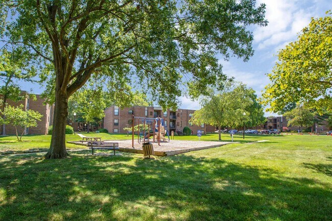 Building Photo - Coming Soon! 2 bedroom condo in Annapolis!
