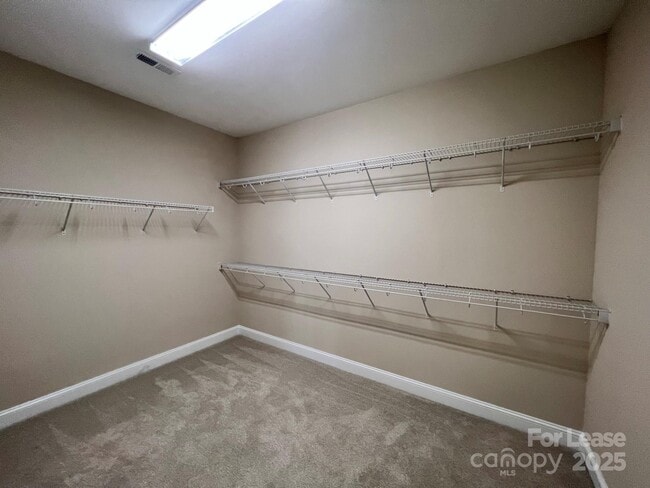 Building Photo - 15531 Laverack Ln