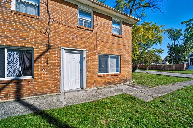 Building Photo - 2301 Jefferson Ave