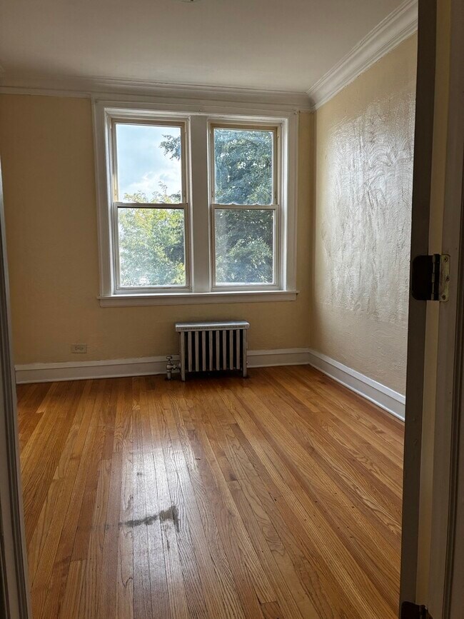 Building Photo - 2840 W Addison St