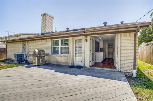 Building Photo - 702 Melrose Dr