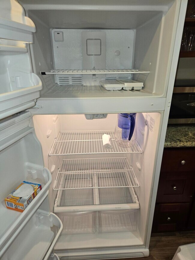 Building Photo - 1213 5th St