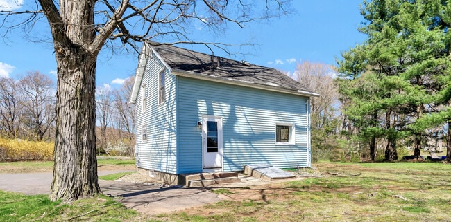 Building Photo - 10 Cemetery Ave