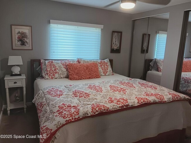 Building Photo - 621 Hyacinth Cir