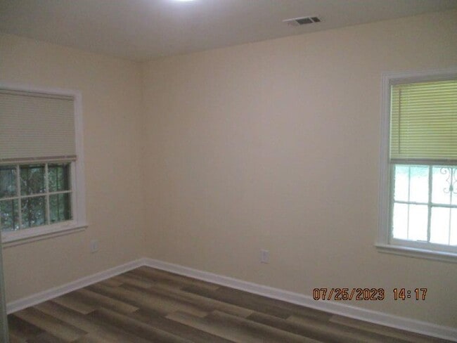 Building Photo - 2032 Rector Dr SW