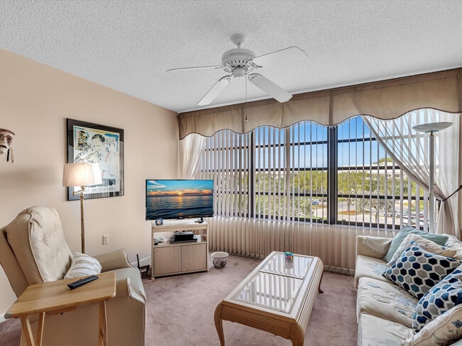 Building Photo - 6049 Balboa Cir