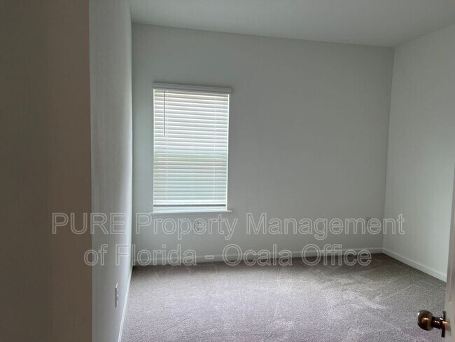 Building Photo - 3429 NE 40th St