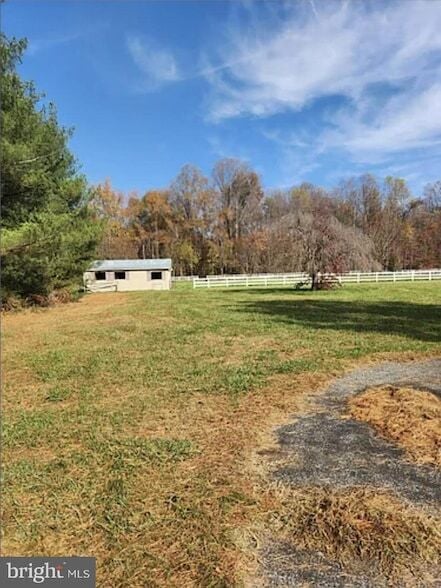 Building Photo - 16400 Candy Hill Rd