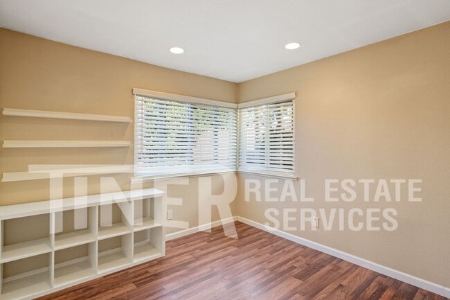 Building Photo - 8224 Longden Cir