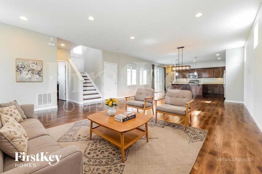 Building Photo - 10520 Sedalia St