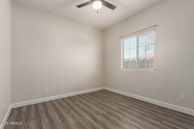 Building Photo - 11204 W Mobile Ln