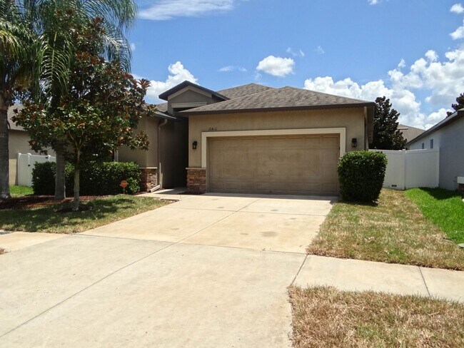 Building Photo - 4 bed, 3ba, 2 car garage home in Summerfield