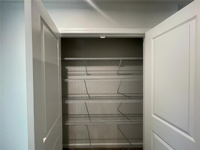 Building Photo - 3156 Morris Hills Dr