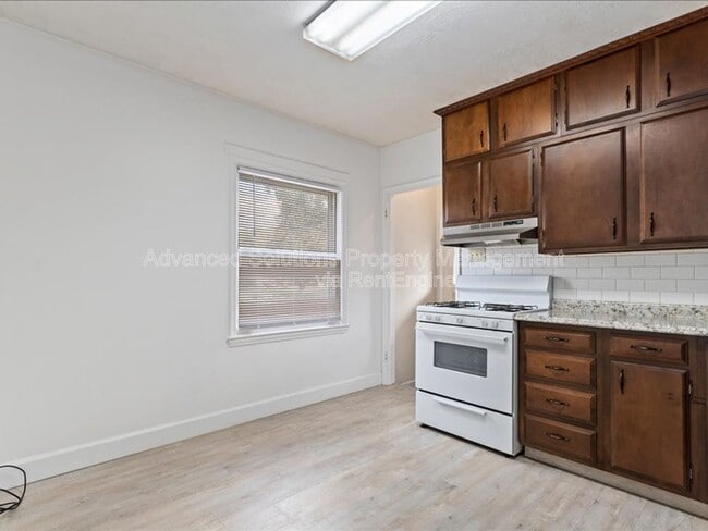 Building Photo - 1966 E Garfield Ave