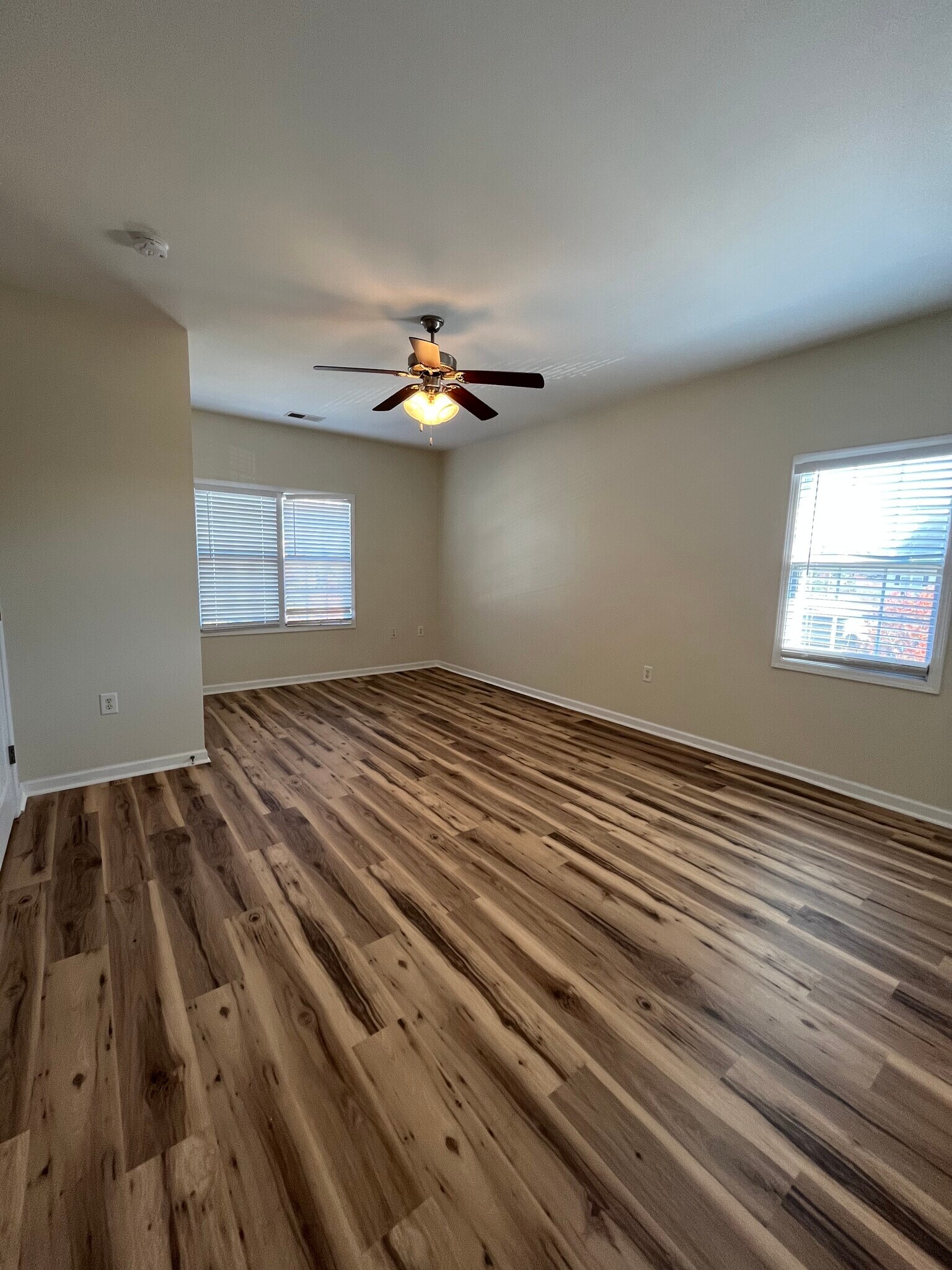 Building Photo - 616 Marshtree Ln