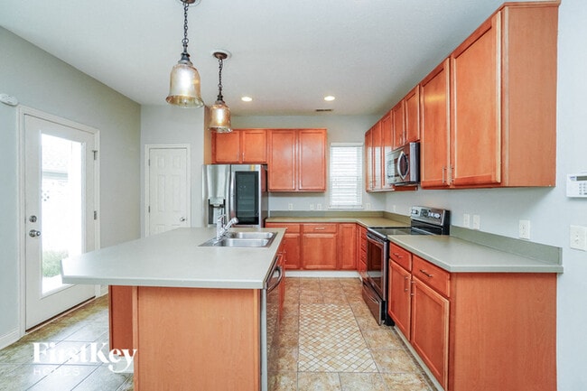 Building Photo - 5620 Cardin Blvd