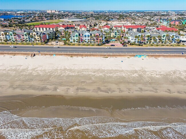 Building Photo - 7000 Seawall Blvd