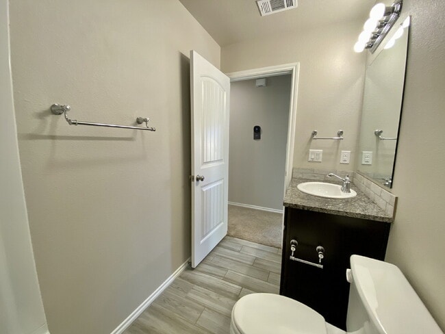Building Photo - Beautiful Home in Upland Crossing!