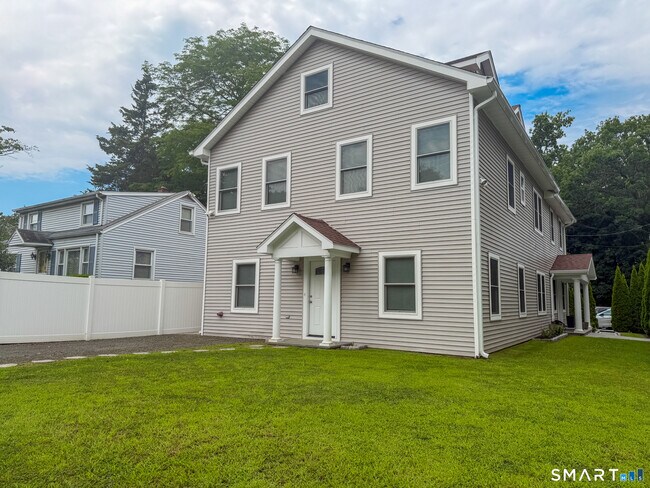 Building Photo - 4 Newfield St