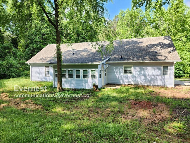 Building Photo - 780 Twin Pines Rd