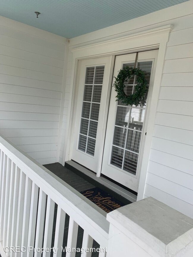 Building Photo - 101 S Commodore Way