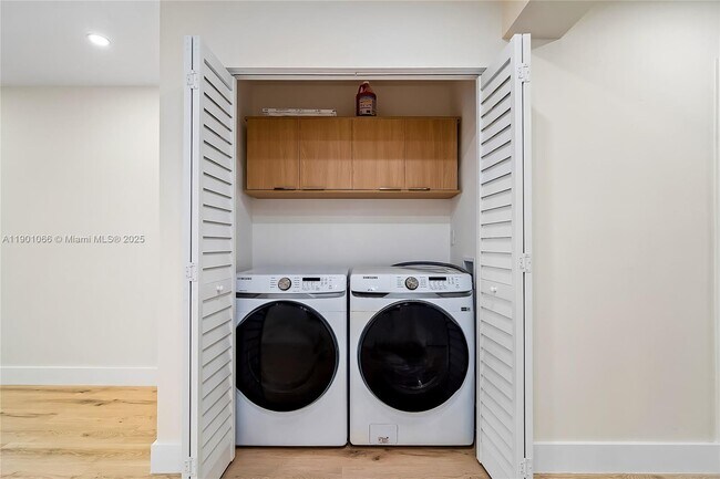 Building Photo - 11551 Royal Palm Blvd