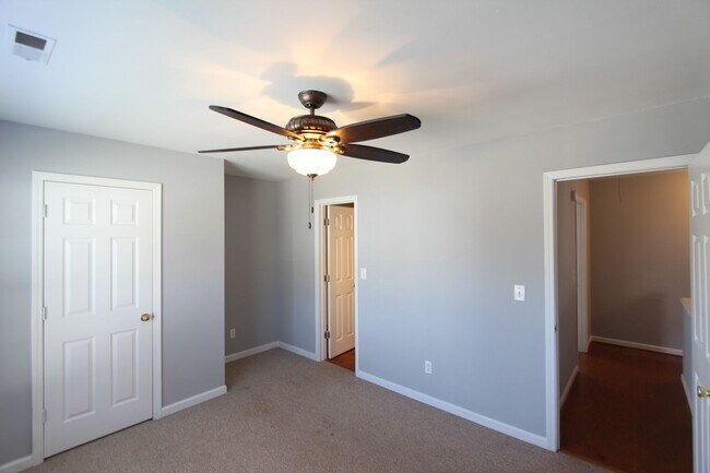 Building Photo - Helena Beauty!!  3BR 2.5BA - You will LOVE IT!!