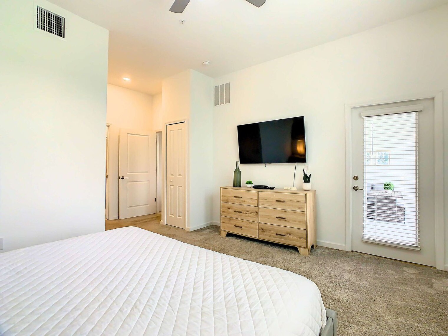 Building Photo - 9331 Sommerset Hills Dr