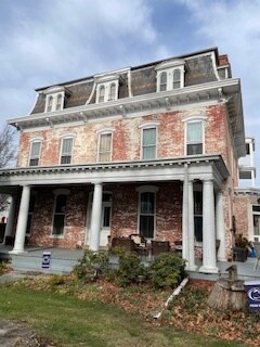 building - 1901 E Market St