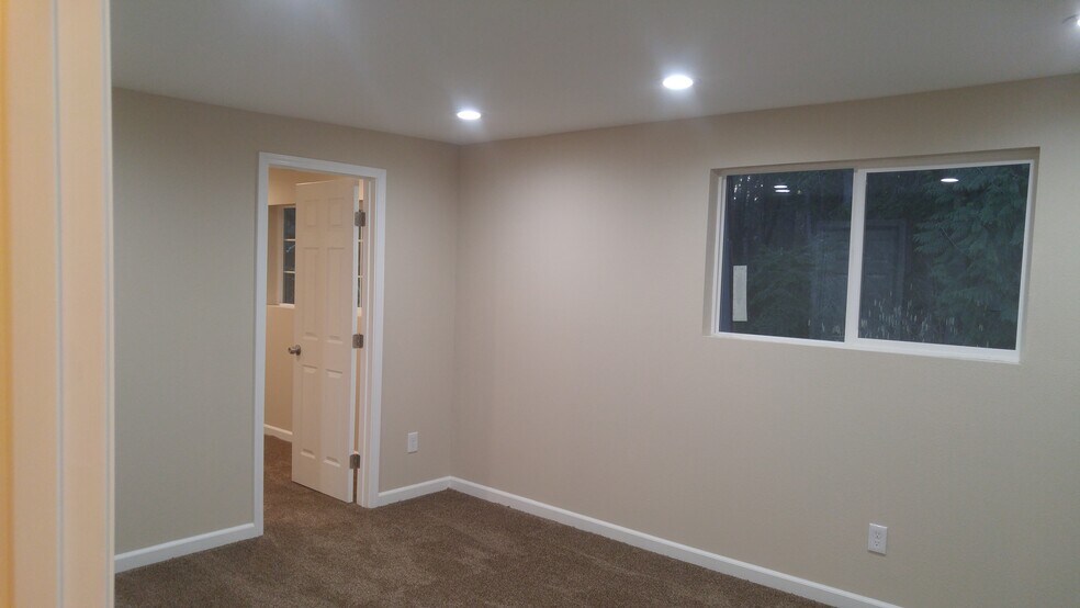 Building Photo - 4722 69th St Ct NW