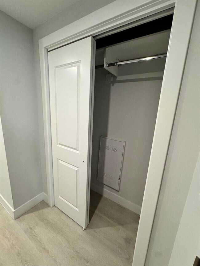 Building Photo - 40 Center St