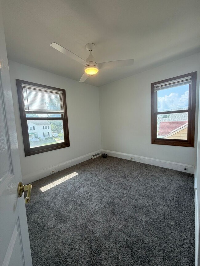 Building Photo - 19031 Monterey Ave