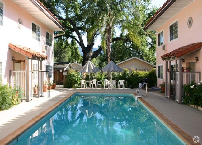 Building Photo - Oak Apartments in Ojai