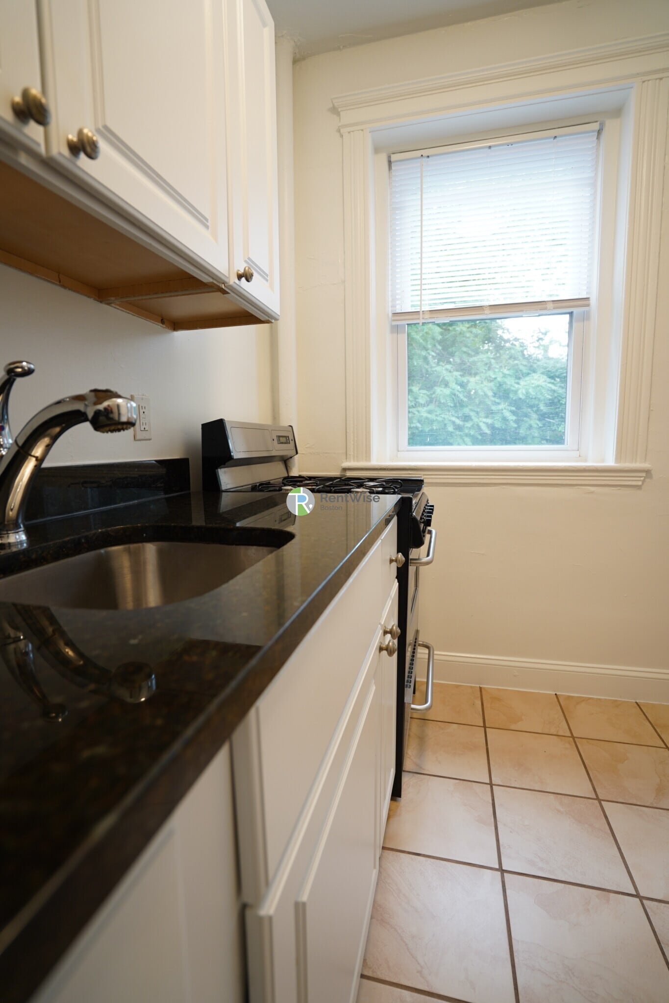 Building Photo - 74 Brainerd Rd