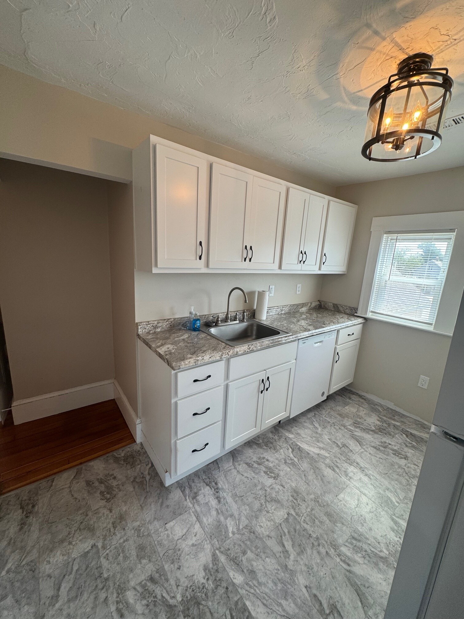 Building Photo - 17 Whitman Ave