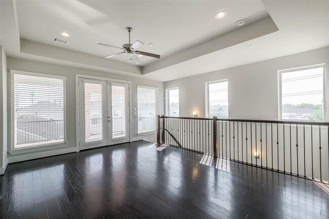 Building Photo - 4015 Lillian St