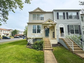 Building Photo - 301 Bridle Crest Square NE