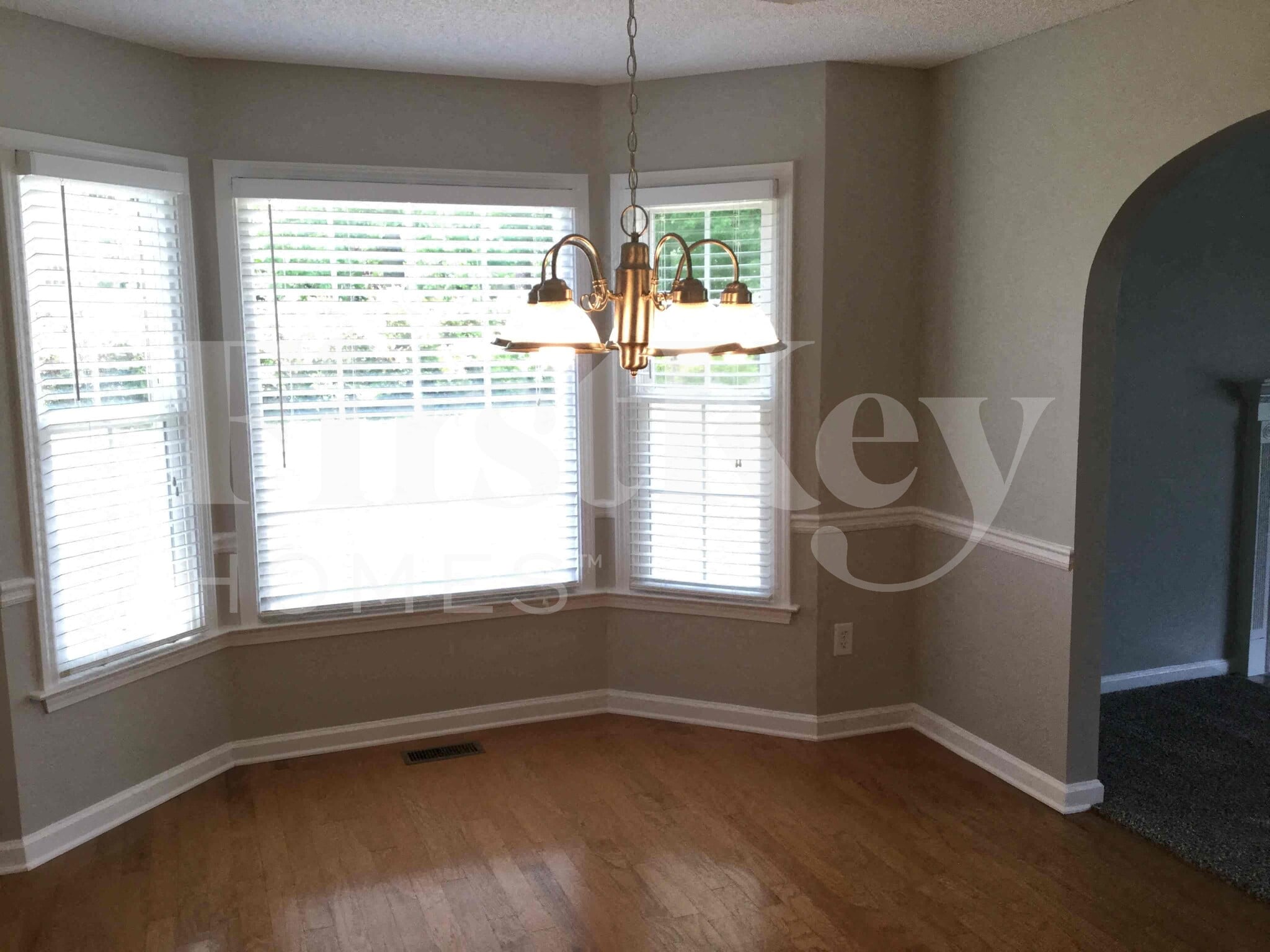 Building Photo - 8130 Stonebrook Dr