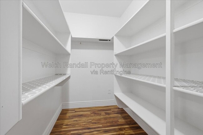 Building Photo - 2106 E Sunnyvale Dr