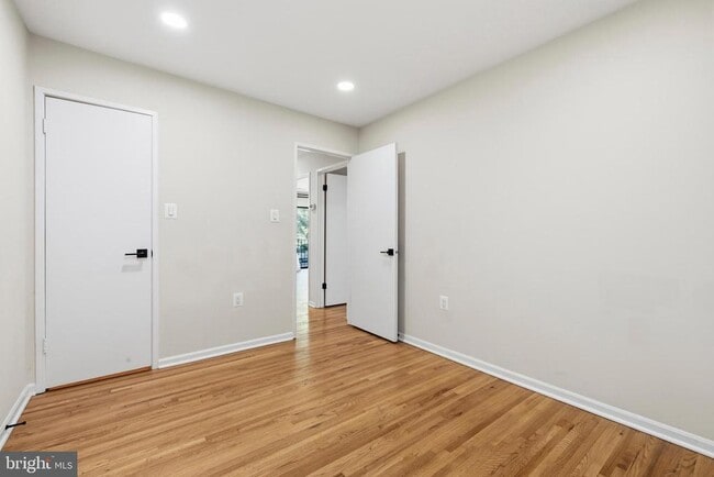 Building Photo - 10841 Deborah Dr