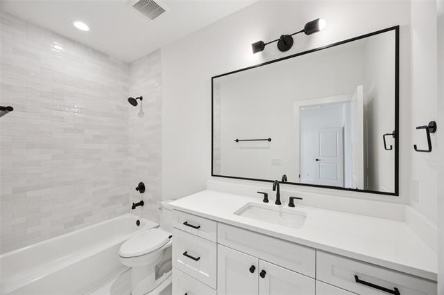 Building Photo - 5636 Winton St